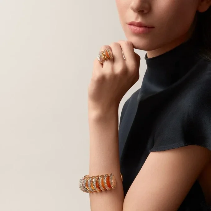 Cartier Libre Polymorph-ring, chalcedoon, diamanten