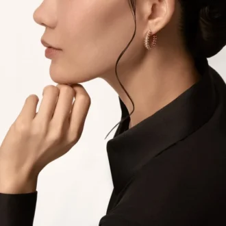 Clash De Cartier-hoopoorbellen, klein model, bezet