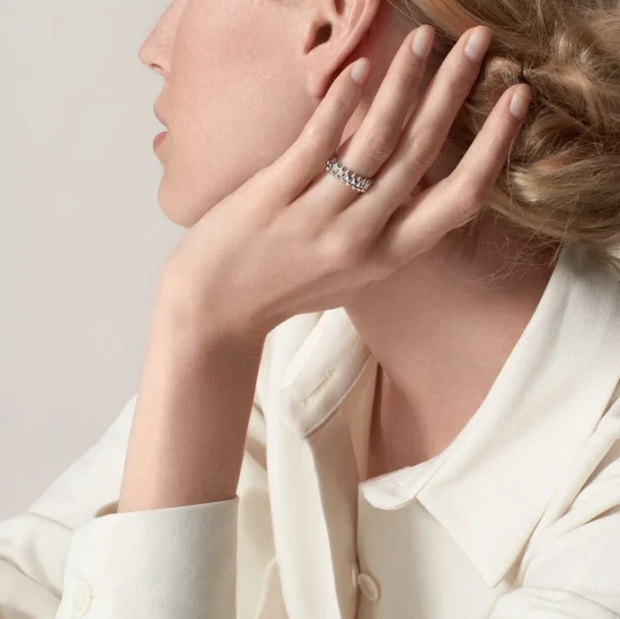 Clash De Cartier-ring, klein model – witgoud – Cartier
