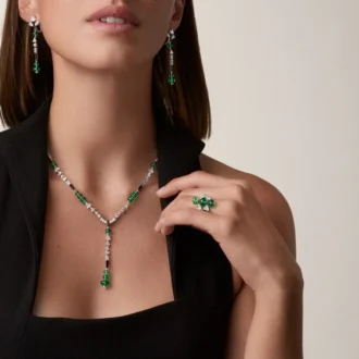 En Equilibre-ketting, smaragd, bezet