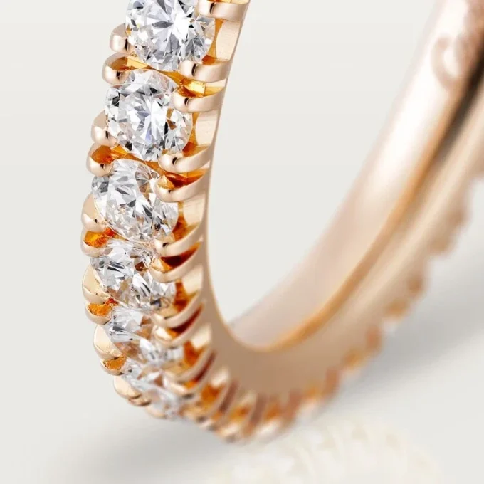 Etincelle De Cartier trouwring, 2,6 mm breed, bezet