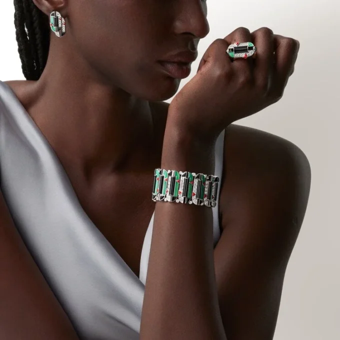Geometrie & Contrastes-ring, chrysopraas, bezet