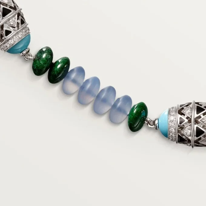 High Jewelry-ketting – Witgoud, chalcedoon, skarn, turkoois, zwarte lak, diamanten – Cartier