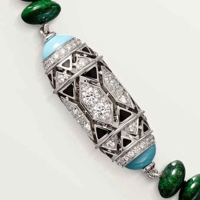 High Jewelry-ketting – Witgoud, chalcedoon, skarn, turkoois, zwarte lak, diamanten – Cartier