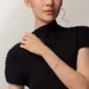 Love-armband, aan ketting