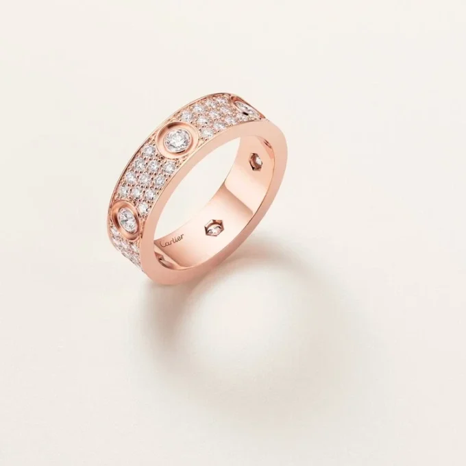 Love-ring, klassiek model, bezet met 6 diamanten