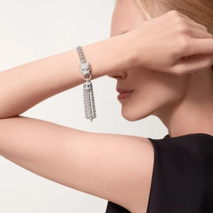 Panthere De Cartier-armband, aan ketting, half bezet