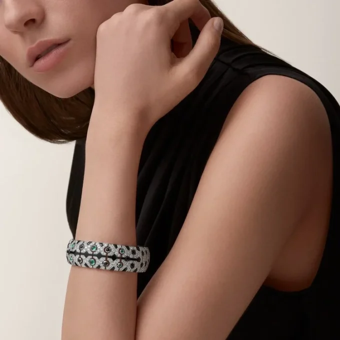 Panthere De Cartier-armband, smaragd, bezet