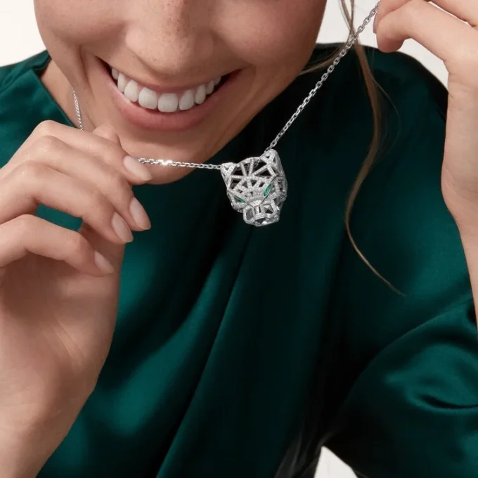 Panthere De Cartier-halsketting – Witgoud, smaragden, diamanten, onyx – Cartier
