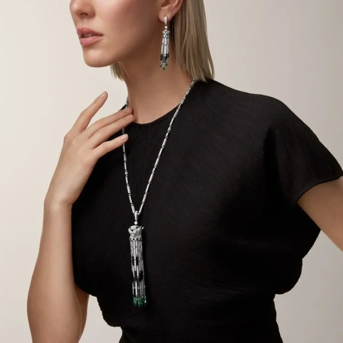 Panthere De Cartier lange ketting, smaragdgroen, multi-wear, groot model, bezet