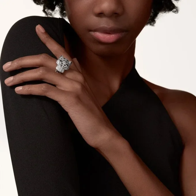 Panthere De Cartier-ring – witgoud, diamanten, smaragden, onyx – Cartier