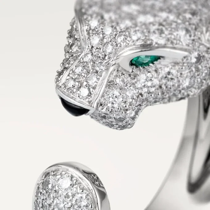 Panthere De Cartier-ring – witgoud, diamanten, smaragden, onyx – Cartier