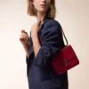 Schoudertas, Mini, Double C De Cartier – Kersenrood kalfsleer, goud en kersenrode emaille afwerking – Cartier