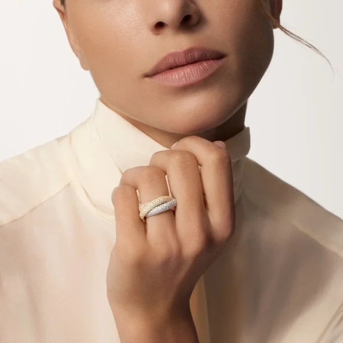Trinity-ring, groot model, bezet