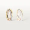 Trinity-ring, klein model, half bezet