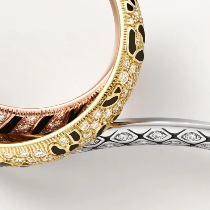 Trinity-ring voor twee vingers, gelakt, bezet